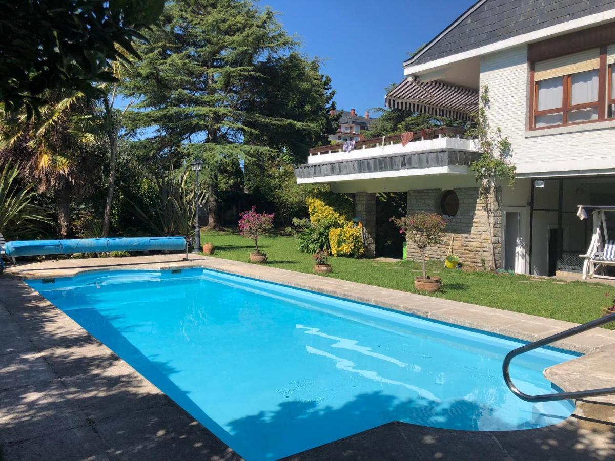 Chalet Al Lado De La Playa Con Piscina Privada, Jardin Y Barbacoa, Fronton, 6 Habitaciones Laredo Kültér fotó