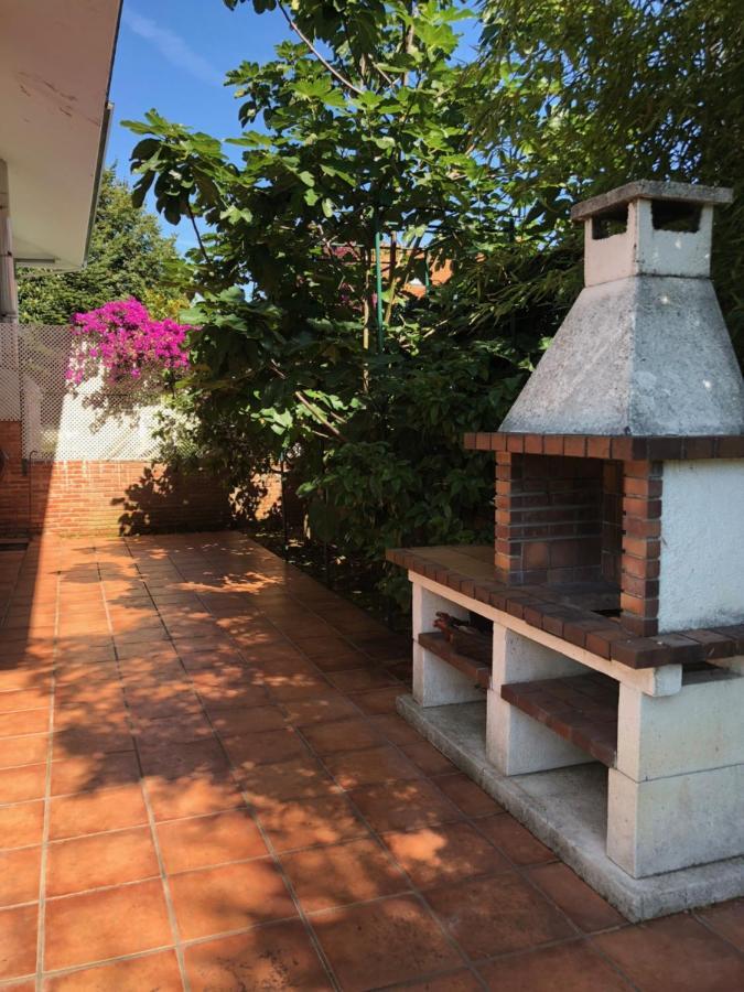 Chalet Al Lado De La Playa Con Piscina Privada, Jardin Y Barbacoa, Fronton, 6 Habitaciones Laredo Kültér fotó