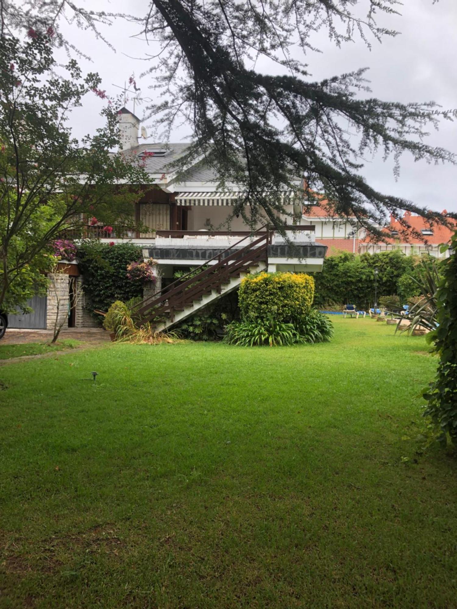 Chalet Al Lado De La Playa Con Piscina Privada, Jardin Y Barbacoa, Fronton, 6 Habitaciones Laredo Kültér fotó