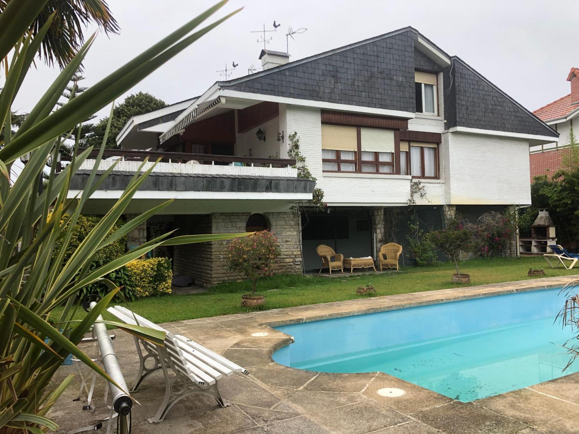 Chalet Al Lado De La Playa Con Piscina Privada, Jardin Y Barbacoa, Fronton, 6 Habitaciones Laredo Kültér fotó